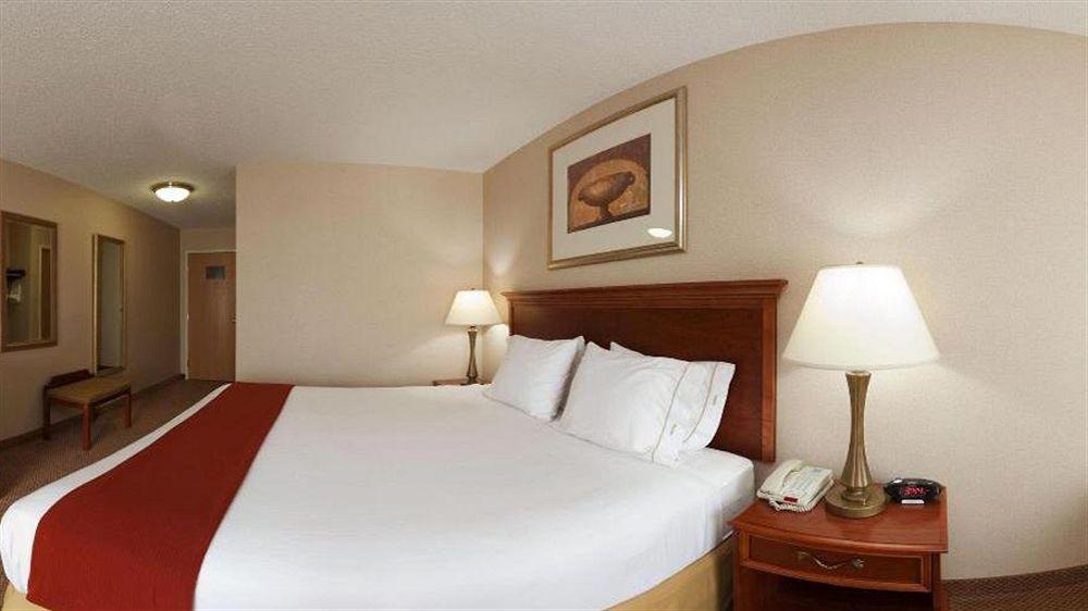 Holiday Inn Express Hotel & Suites Grand Blanc By Ihg Esterno foto