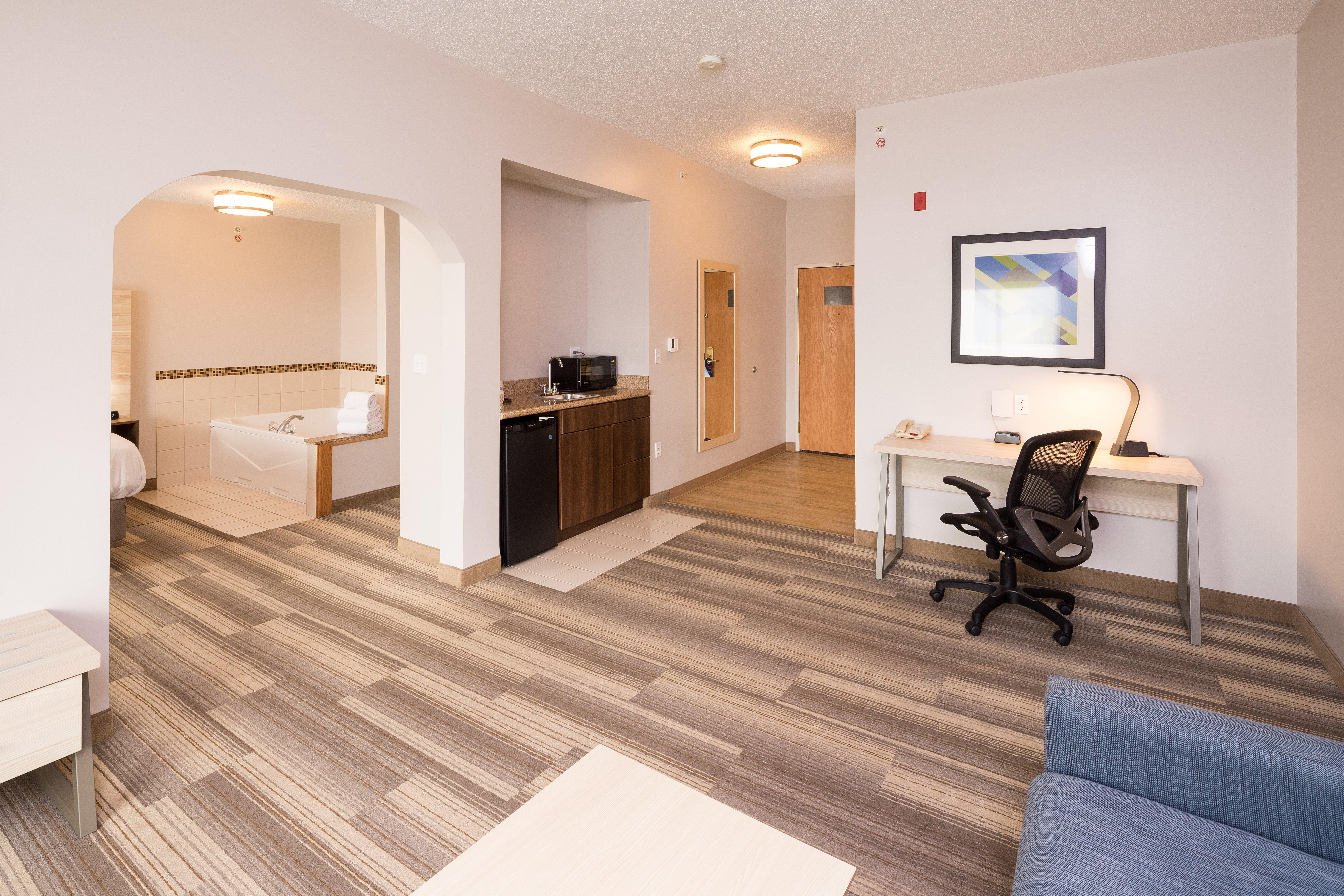 Holiday Inn Express Hotel & Suites Grand Blanc By Ihg Esterno foto