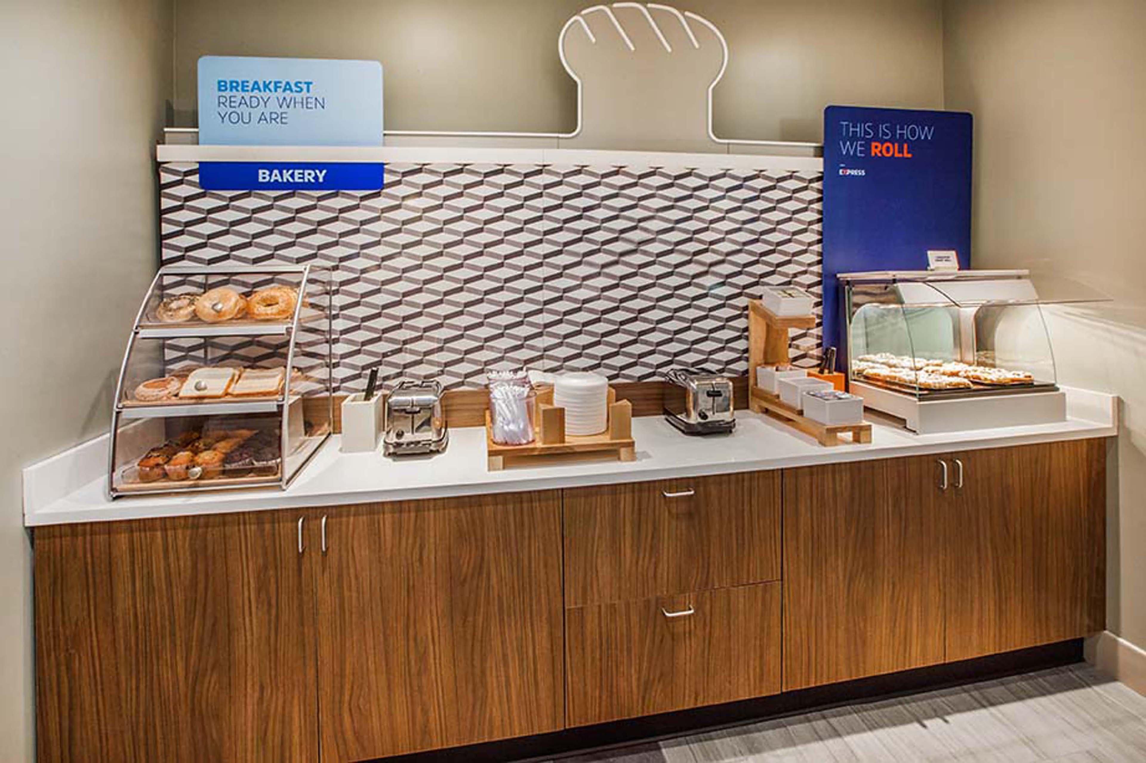 Holiday Inn Express Hotel & Suites Grand Blanc By Ihg Esterno foto