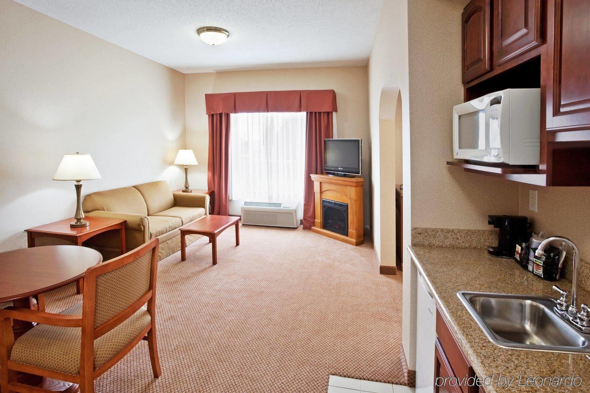 Holiday Inn Express Hotel & Suites Grand Blanc By Ihg Esterno foto